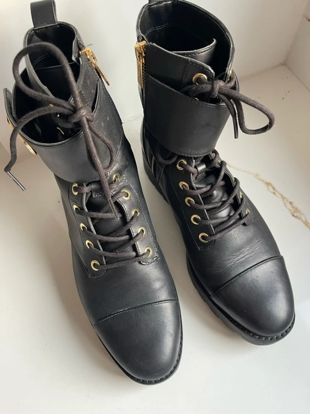 Michael Kore black leather tatum combat boots 9 - Picture 4 of 8